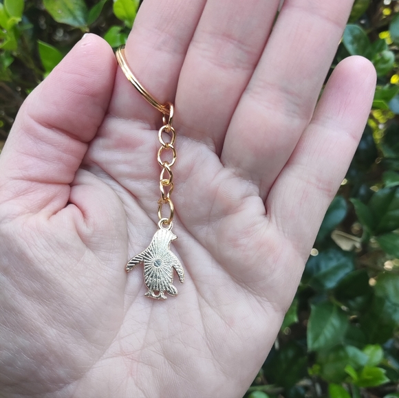 Penguin Keychain - Picture 3 of 4